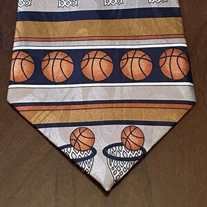 Vintage Museo 100% Polyester Men’s Neck Tie Made In Korea Basketball Print
